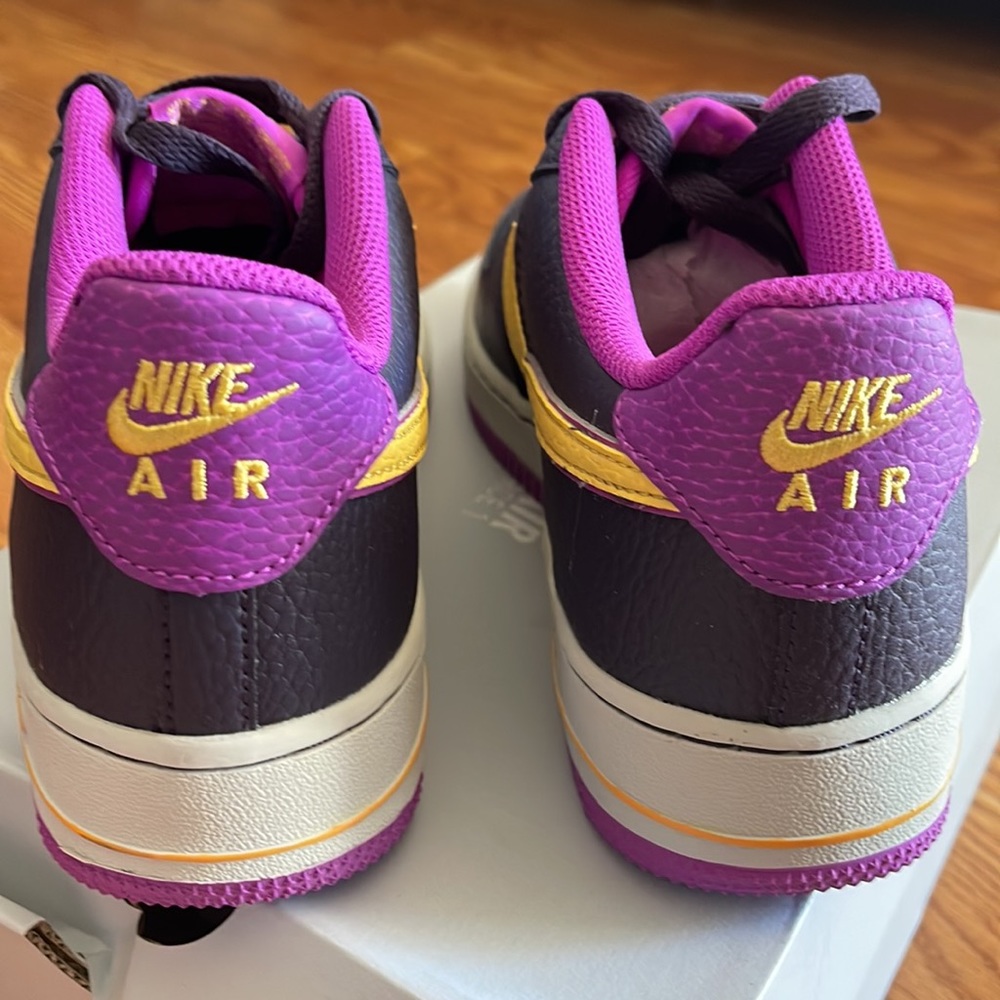 Nike Air Force 1 Low - Picture 4 of 9